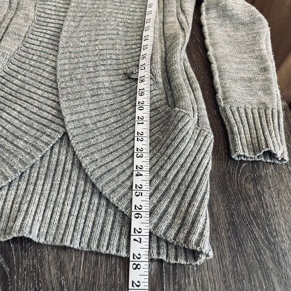 J&H Sweater Cardigan Size XS/Small, 1 button closure Grey - Picture 11 of 17